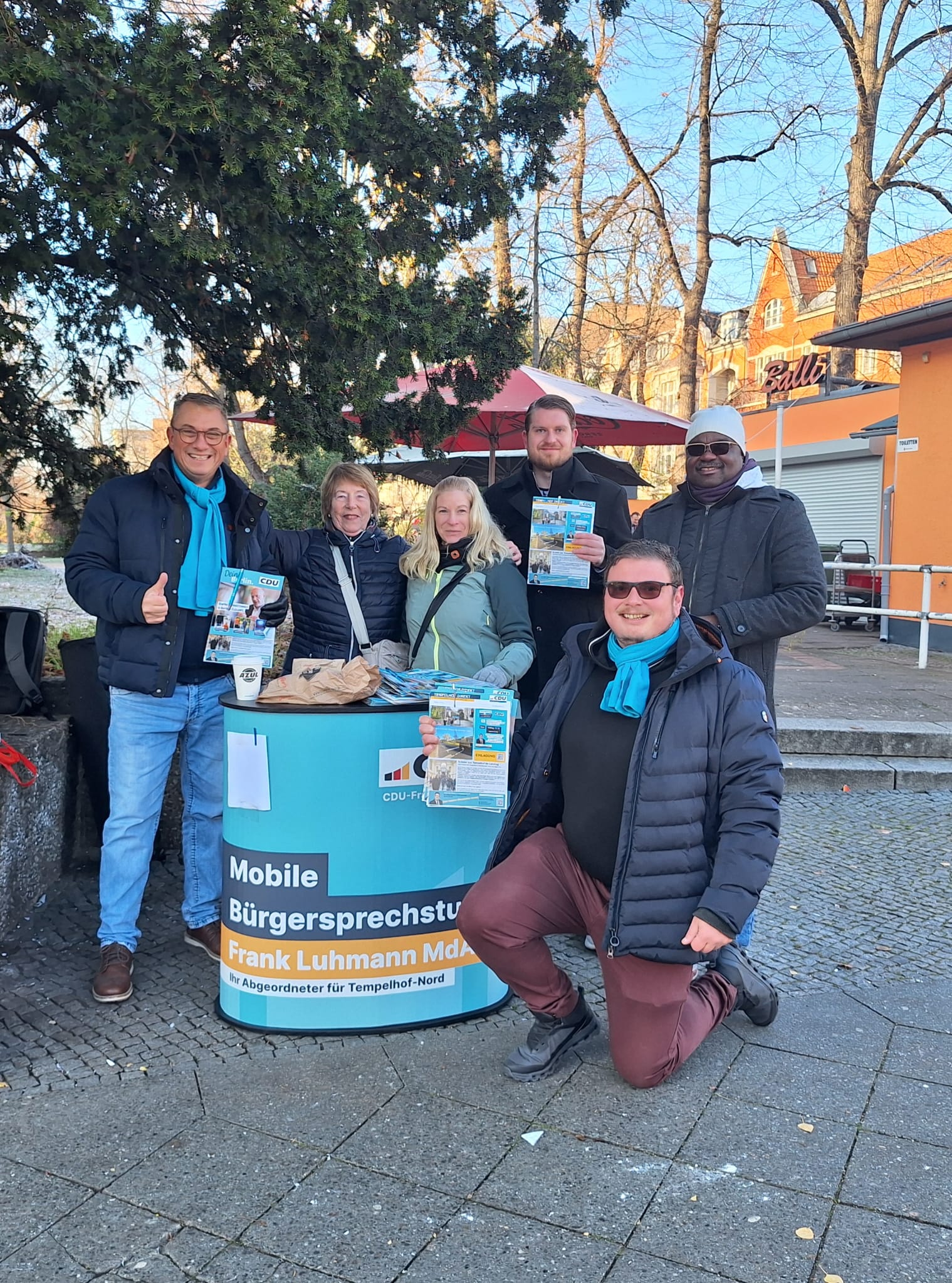 Auch MdAs knnen dankbar sein: Es herrschte herrliches Wetter, eine super Stimmung und das Team war hoch motiviert: Frank Luhmann musste seine Ortsgruppe nicht beknien, sie waren freiwillig und engagiert bei der Sache.